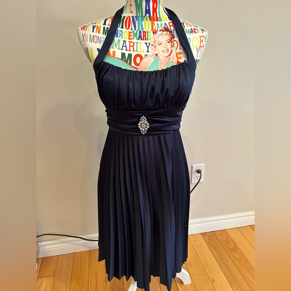 🌼 3 For $30 Blue halter dress.  Pleated bottom & tie back by Speechless.